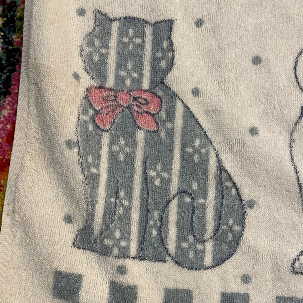 Vintage 80’s Osh Kosh Cat Patterned Sm Bath Towel - White and Blue 100% Cotton